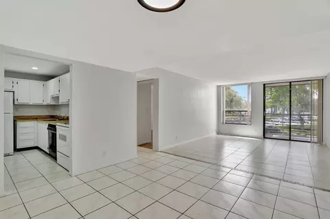 6301 N University Dr #203, Tamarac, FL 33321