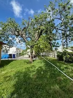 46 NE 172nd St, North Miami Beach, FL 33162