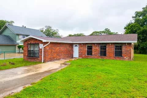 2311 N 42nd St, Fort Pierce, FL 34950