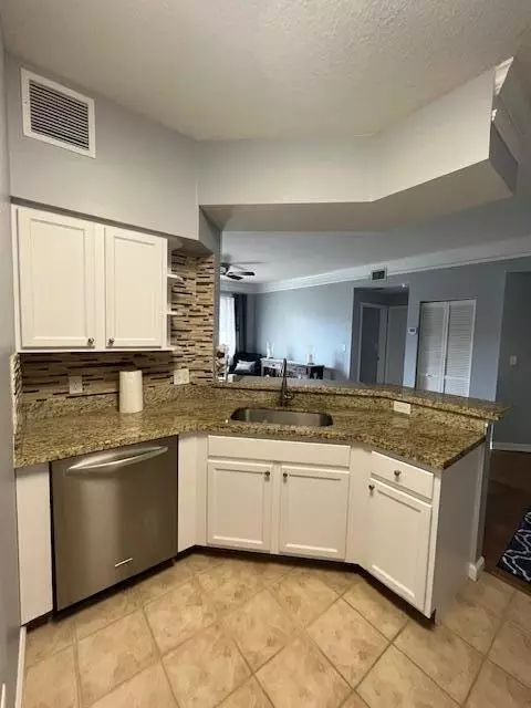 9845 Baywinds Dr #6202, West Palm Beach, FL 33411