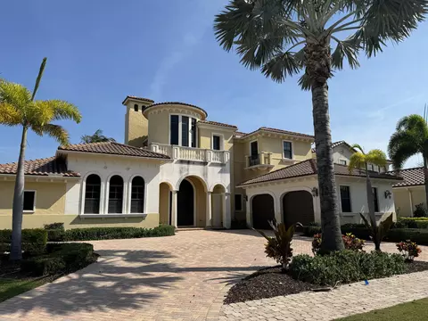 617 SE Fascino Cir, Port Saint Lucie, FL 34984
