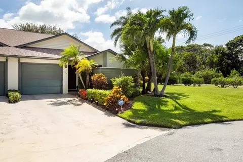 6755 SE Bunker Hill Dr, Hobe Sound, FL 33455