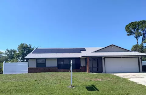 421 NW Fairfax Ave, Port Saint Lucie, FL 34983