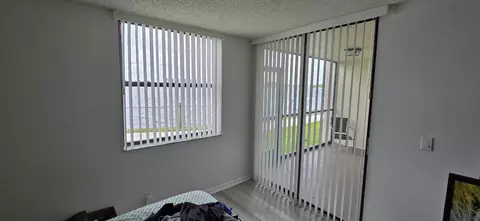 118 Lake Emerald Dr #108, Oakland Park, FL 33309