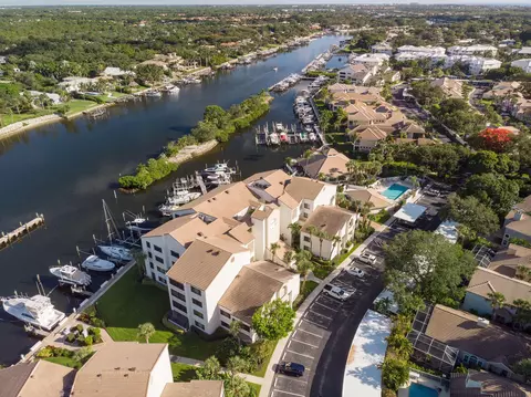 824 Oak Harbour Dr #824, Juno Beach, FL 33408