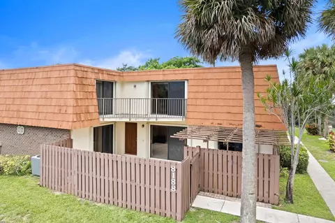 8188 S Coral Cir, North Lauderdale, FL 33068