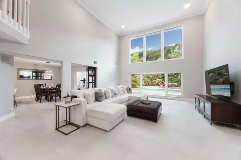 9112 Villa Portofino Cir, Boca Raton, FL 33496