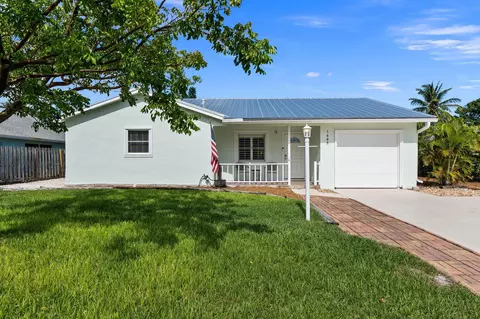 1685 NE Darlich Ave, Jensen Beach, FL 34957