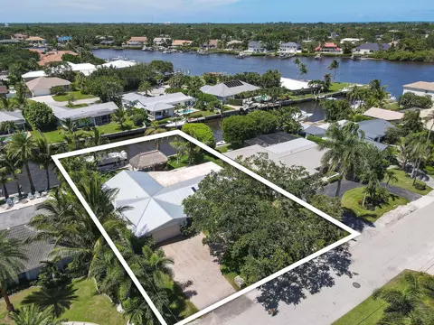 15 Tradewinds Cir, Tequesta, FL 33469
