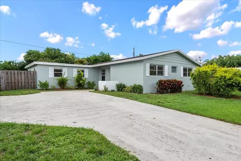 1090 W Woodcrest Rd, West Palm Beach, FL 33417