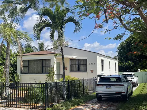 2323 Dewey St, Hollywood, FL 33020