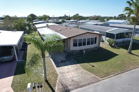435 Royal Tern Dr, Barefoot Bay, FL 32976
