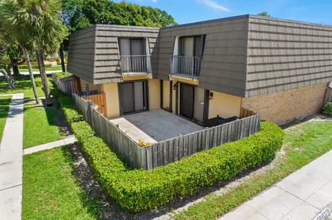 130 1st Way, West Palm Beach, FL 33407