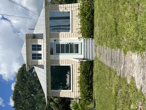 651 N 2nd St, Fort Pierce, FL 34950