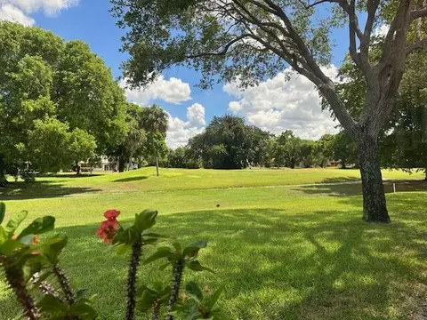 9031 NW 61st St, Tamarac, FL 33321