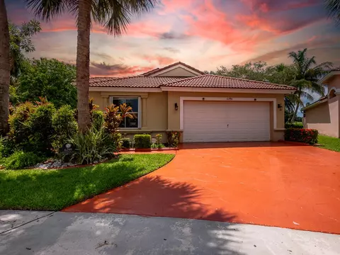 6298 Harbour Chase Dr, Lake Worth, FL 33467