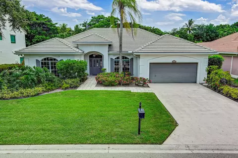 10270 Hunt Club Ln, Palm Beach Gardens, FL 33418