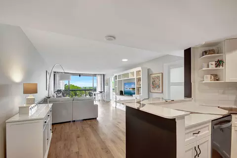 2425 Presidential Way #606, West Palm Beach, FL 33401