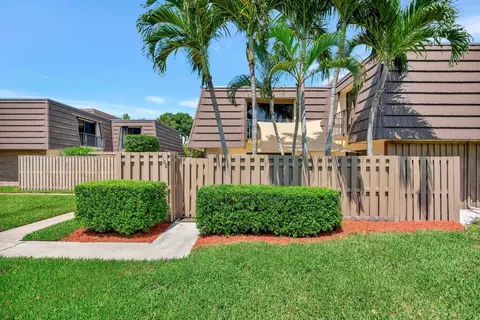 1108 11th Ct, Palm Beach Gardens, FL 33410