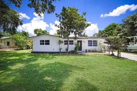 5166 Woodland Dr, Delray Beach, FL 33484