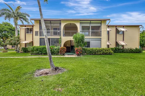 323 Pine Ridge Cir #C-2, Greenacres, FL 33463