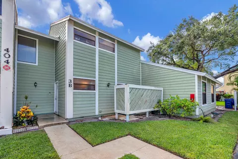404 Lakewood Ct #3B, Jupiter, FL 33458