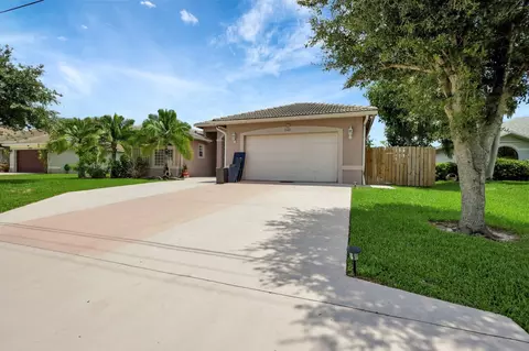 2549 SW Halissee St SW, Port Saint Lucie, FL 34953