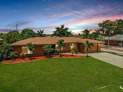 717 SE White Ave, Port Saint Lucie, FL 34983