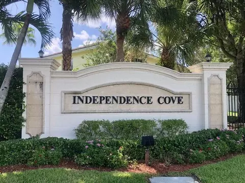 681 Imperial Lake Rd, West Palm Beach, FL 33413