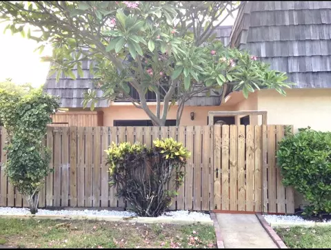 2430 Waterside Dr, Lake Worth, FL 33461