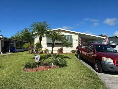 7715 SE Independence Ave, Hobe Sound, FL 33455