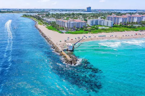 217 Blossom Ln, Palm Beach Shores, FL 33404