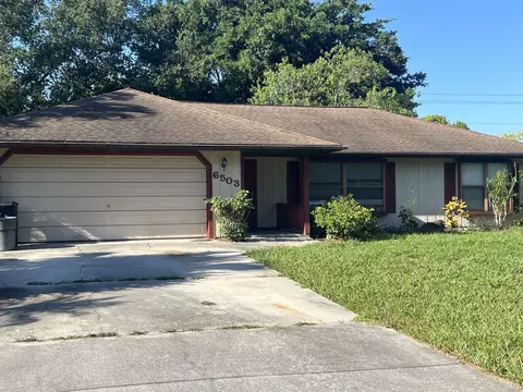 6503 North Blvd, Lakewood Park, FL 34951