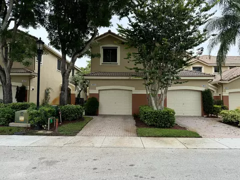 3835 Pond Apple Dr, Weston, FL 33332