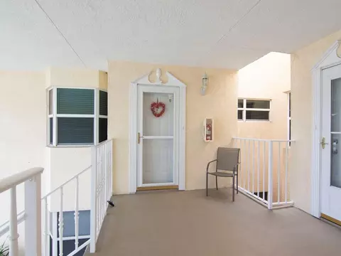 477 Grove Isle Cir, Vero Beach, FL 32962