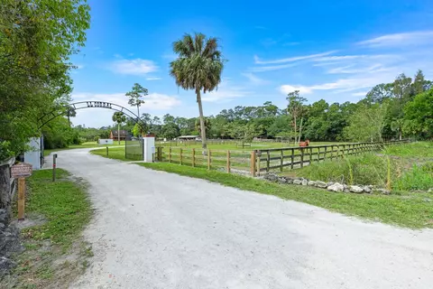 14594 Gruber Ln, Loxahatchee Groves, FL 33470