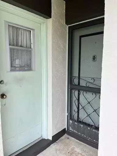 1 Greenway N #212, Royal Palm Beach, FL 33411