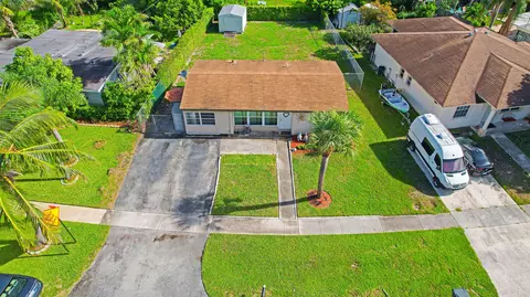 3941 Tuskegee Dr, Lantana, FL 33462