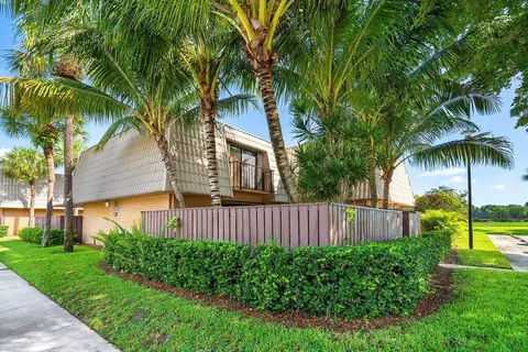 6811 68th Way, West Palm Beach, FL 33409
