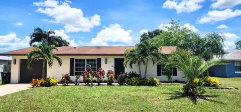 365 SE Galleon Ln, Port Saint Lucie, FL 34983