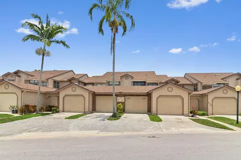500 Crosswinds Dr #D2, Greenacres, FL 33413