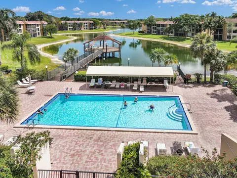 6546 Coral Lake Dr #410, Margate, FL 33063