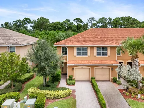 5861 Monterra Club Dr, Lake Worth, FL 33463