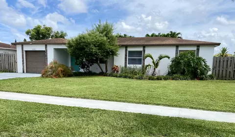 4730 Betelnut St, Boca Raton, FL 33428