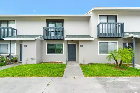 1704 Wharf Ln, Greenacres, FL 33463
