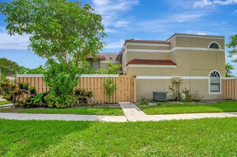 3915 Village Dr #C, Delray Beach, FL 33445