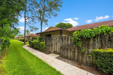 4296 Woodstock Dr #C, West Palm Beach, FL 33409