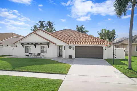 7360 Rosewood Cir, Boca Raton, FL 33487