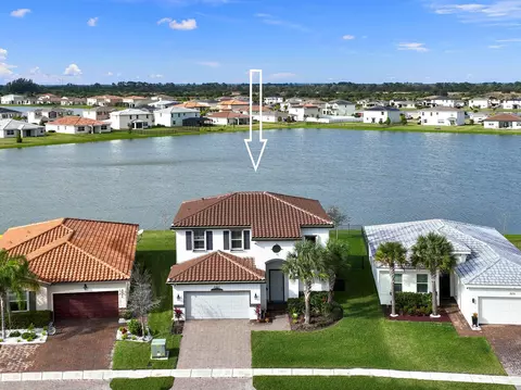 8263 NW Greenbank Cir, Port Saint Lucie, FL 34987