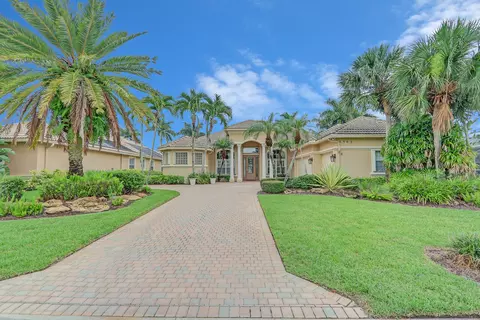 8903 SW Galardia Ct, Stuart, FL 34997